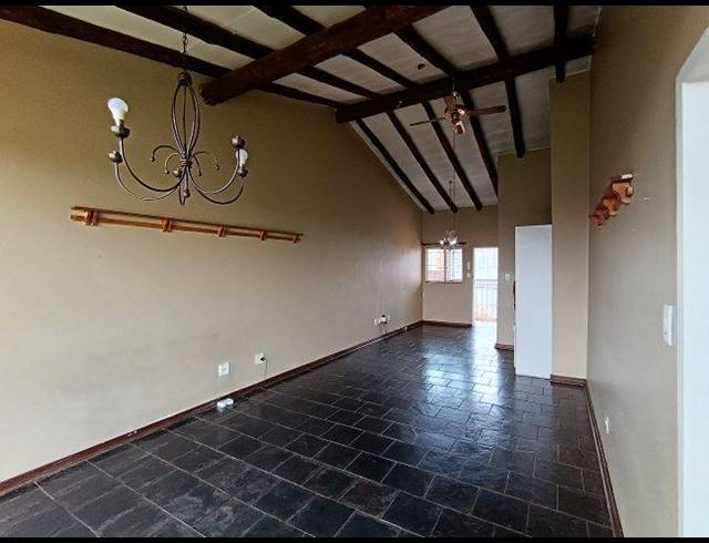 1 BEDROOM APARTMENT FOR SALE IN DORINGKLOOF